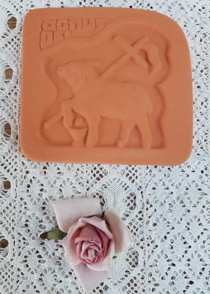 Terra Cotta tegel Agnus Dei, kruisdragend lam Gods, 1953, Ophalen of Verzenden