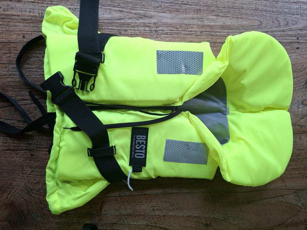 BESTO Zwemvest / Reddingsvest 100N - Maat Baby (5-15kg), Watersport en Boten, Watersportkleding, Ophalen of Verzenden, Zo goed als nieuw