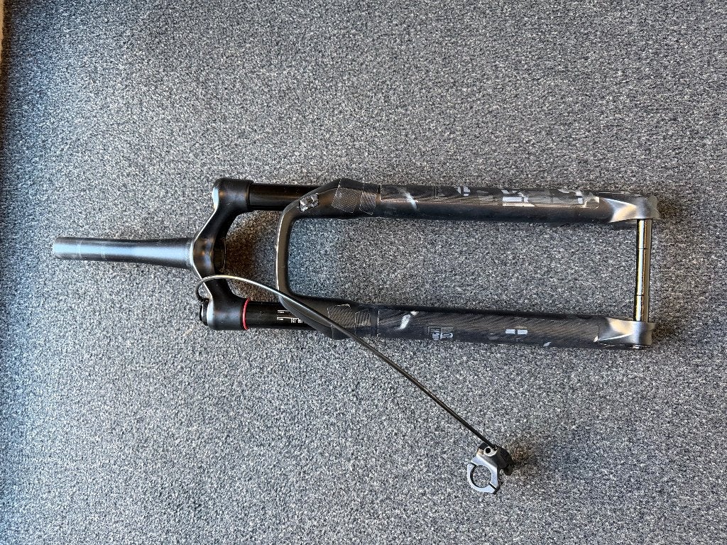 RockShox Reba RL met 100mm veerweg en remote lockout, Fietsen en Brommers, Overige merken, Ophalen of Verzenden, Zo goed als nieuw