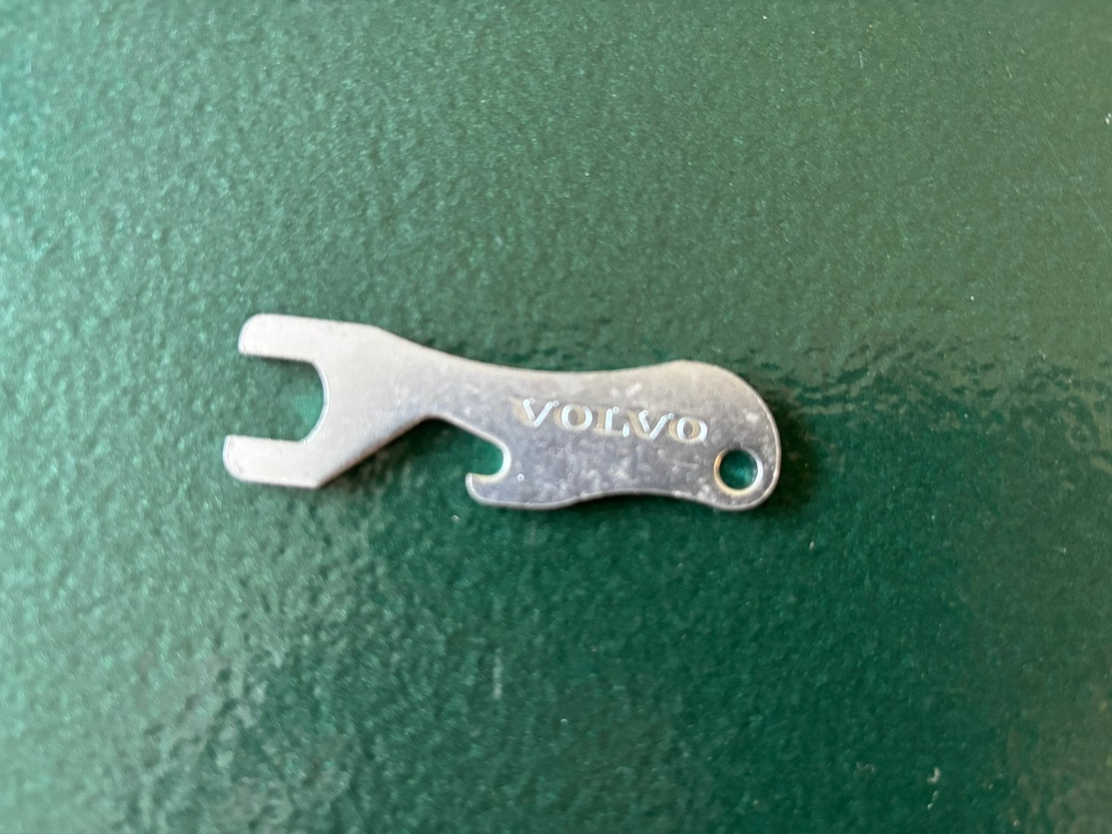 Volvo Sleutelhanger Flesopener, Ophalen of Verzenden, Zo goed als nieuw