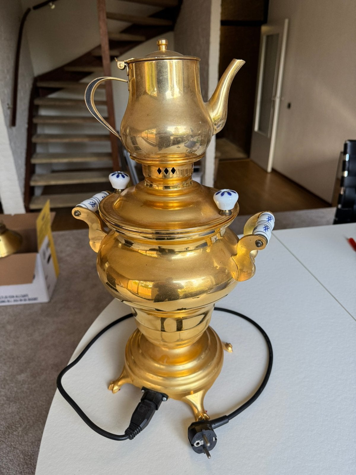 BEEM Odessa elektrische samovar – goudkleurig met theepot, Ophalen of Verzenden, Gebruikt