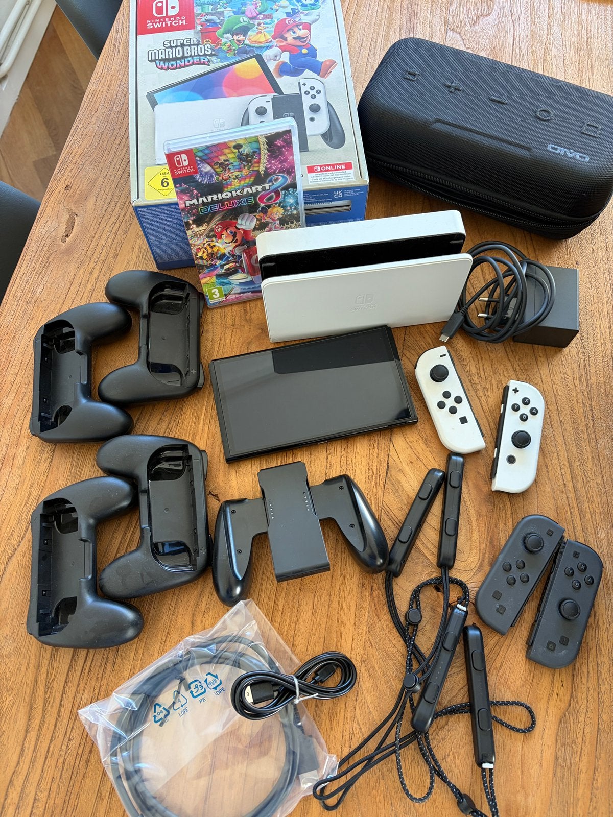 Nintendo Switch Oled, Spelcomputers en Games, Met games, Zo goed als nieuw, Met 3 controllers of meer, Switch OLED