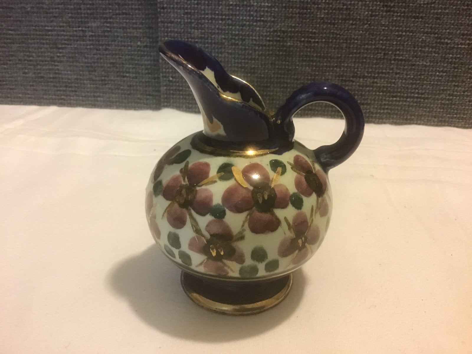 2 vaasjes Majolica, Ophalen of Verzenden