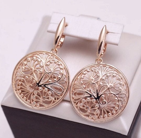 18K goud verguld oorbellen met bloemen, Overige materialen, Nieuw, Ophalen of Verzenden, Knopjes of Stekers