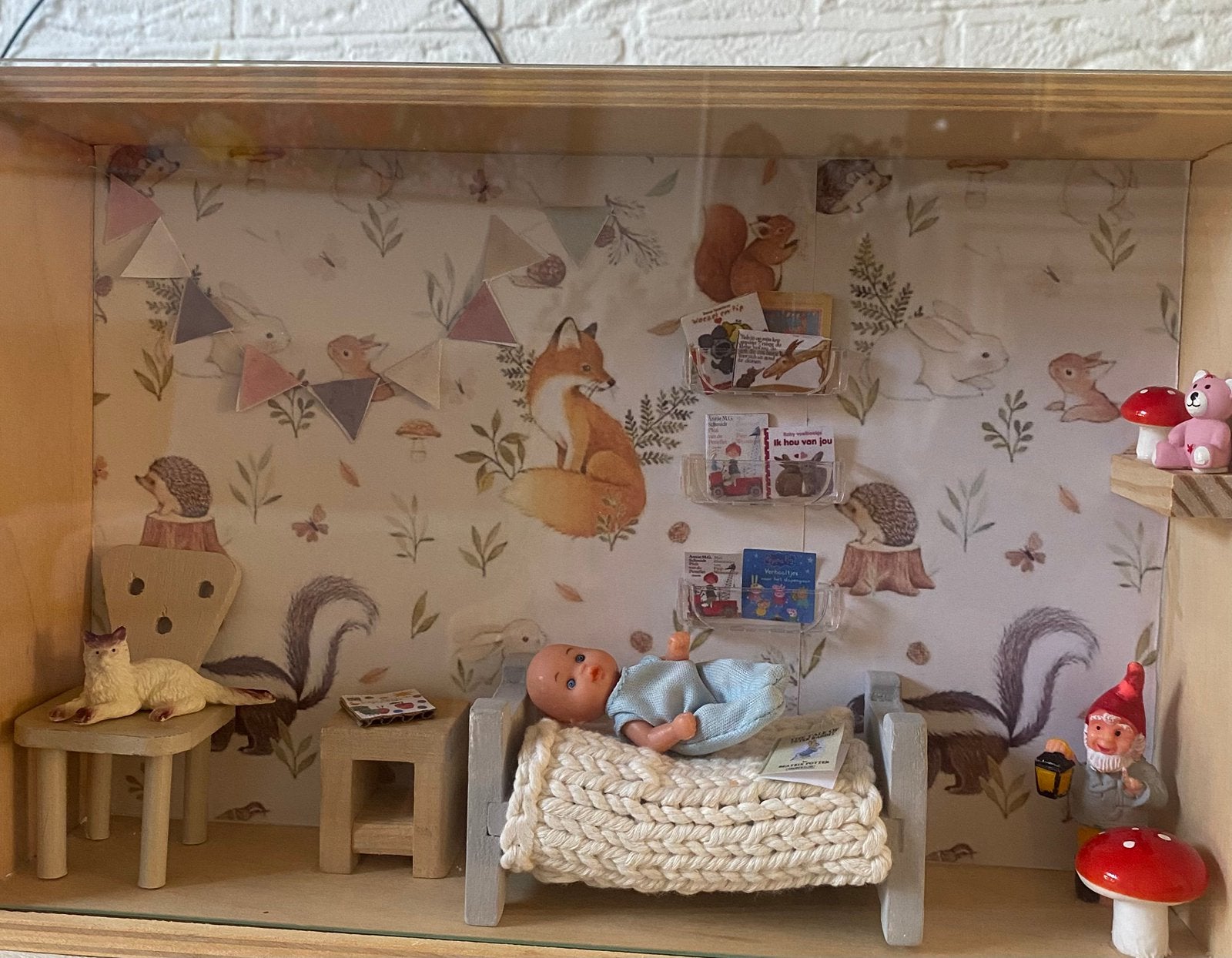 Hang kastje met popje, Ophalen of Verzenden, Zo goed als nieuw, Poppenhuis