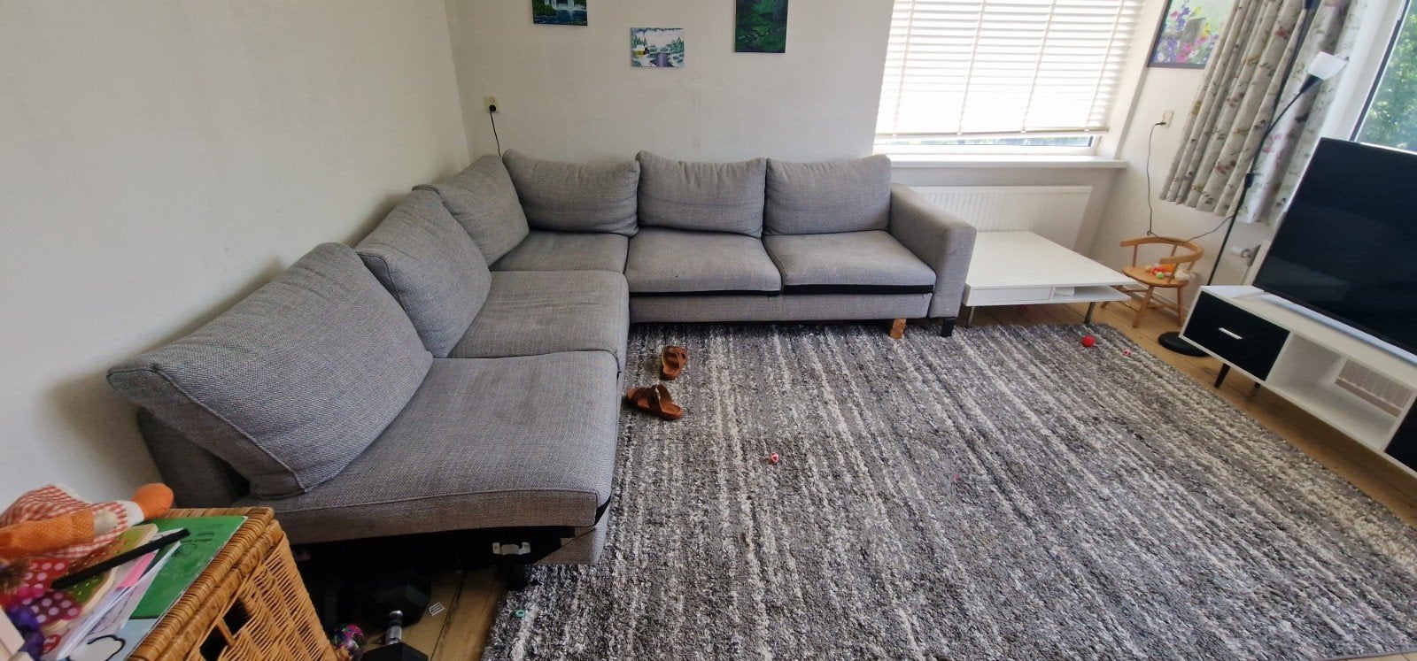 Grote grijze hoekbank met chaise longue, Huis en Inrichting, Banken | Bankstellen, Ophalen, 250 tot 300 cm, Gebruikt, 100 tot 125 cm