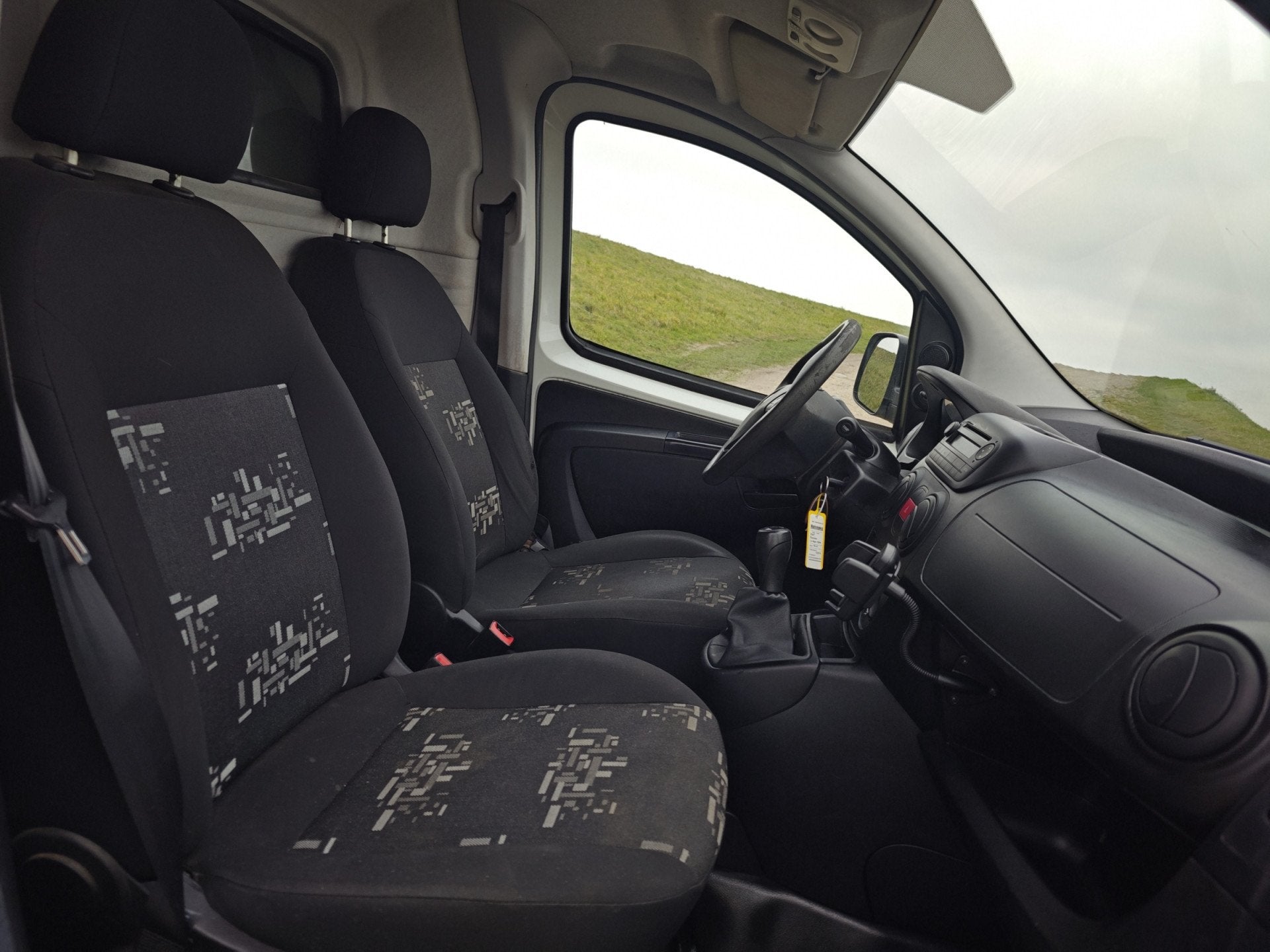 Fiat Fiorino 1.3 MJ Basis | BTW (bj 2016), Stof, Gebruikt, Zwart, 4 cilinders