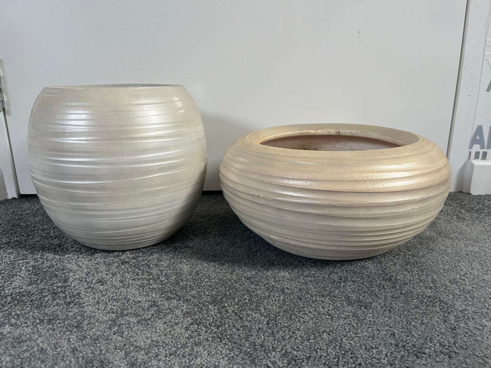 2 st. witte/ creme bloempotten, Ophalen of Verzenden, Gebruikt, Wit, Steen/keramiek