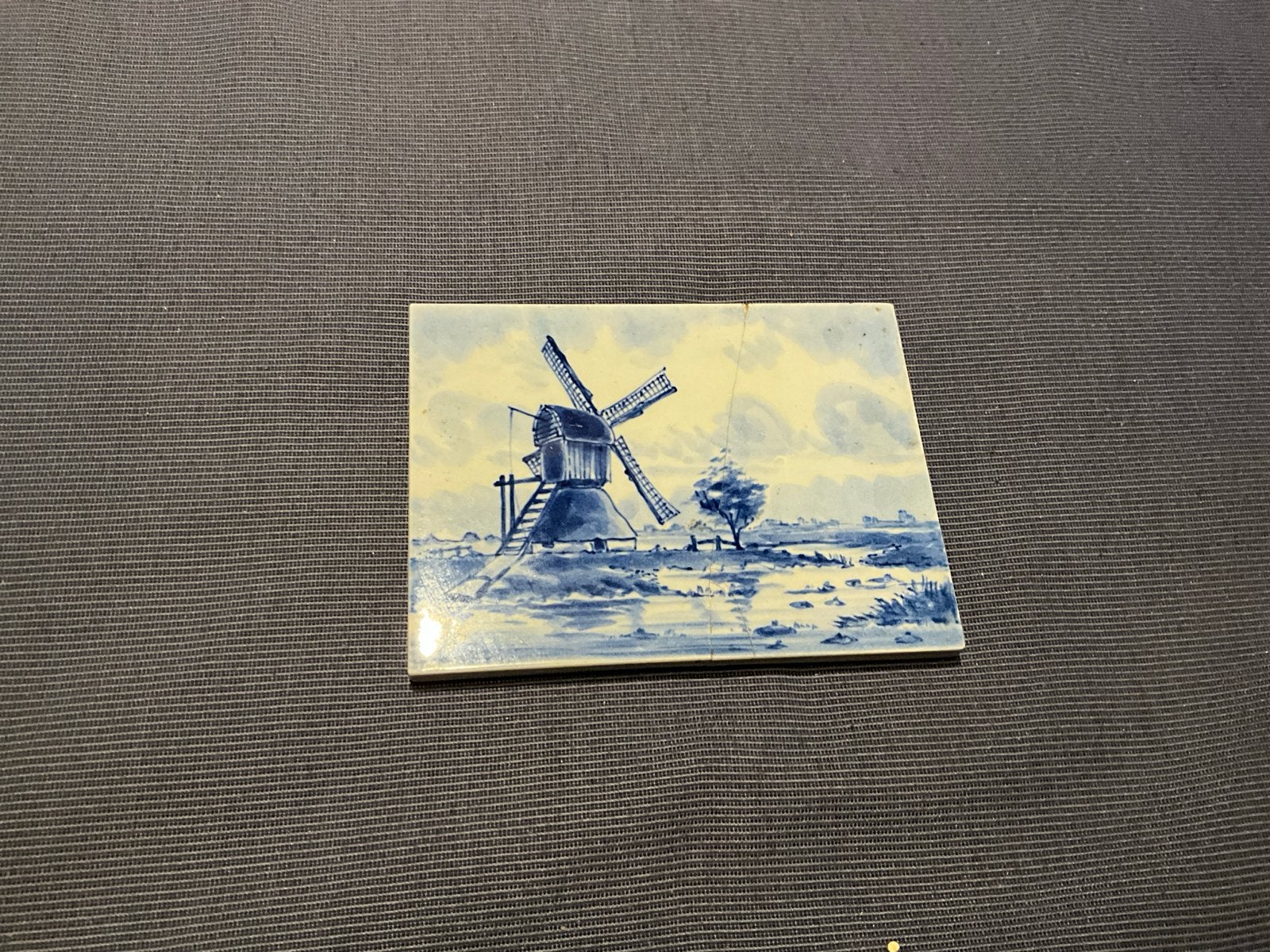 Delfts Blauw Tegeltje met Molen - Handgeschilderd, Antiek en Kunst, Ophalen of Verzenden