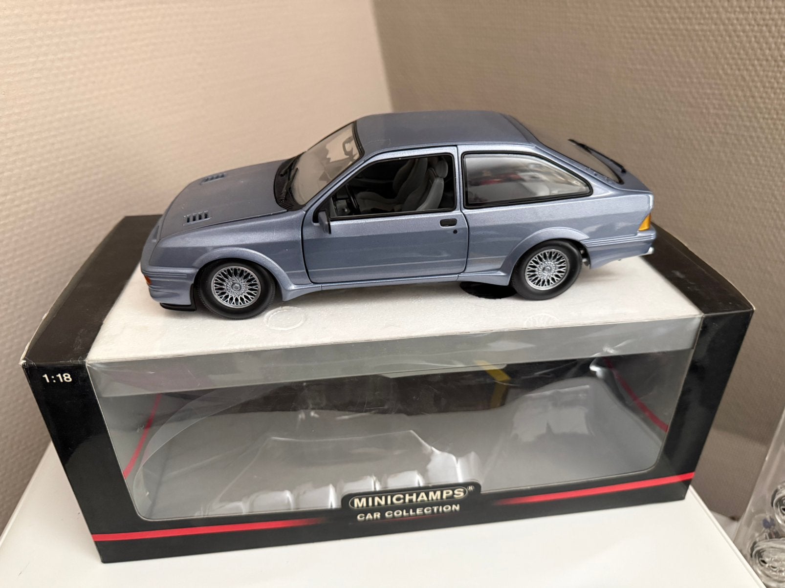 Ford Sierra 1:18 Minichamps., Hobby en Vrije tijd, Modelauto's | 1:18, Ophalen of Verzenden, Zo goed als nieuw, MiniChamps