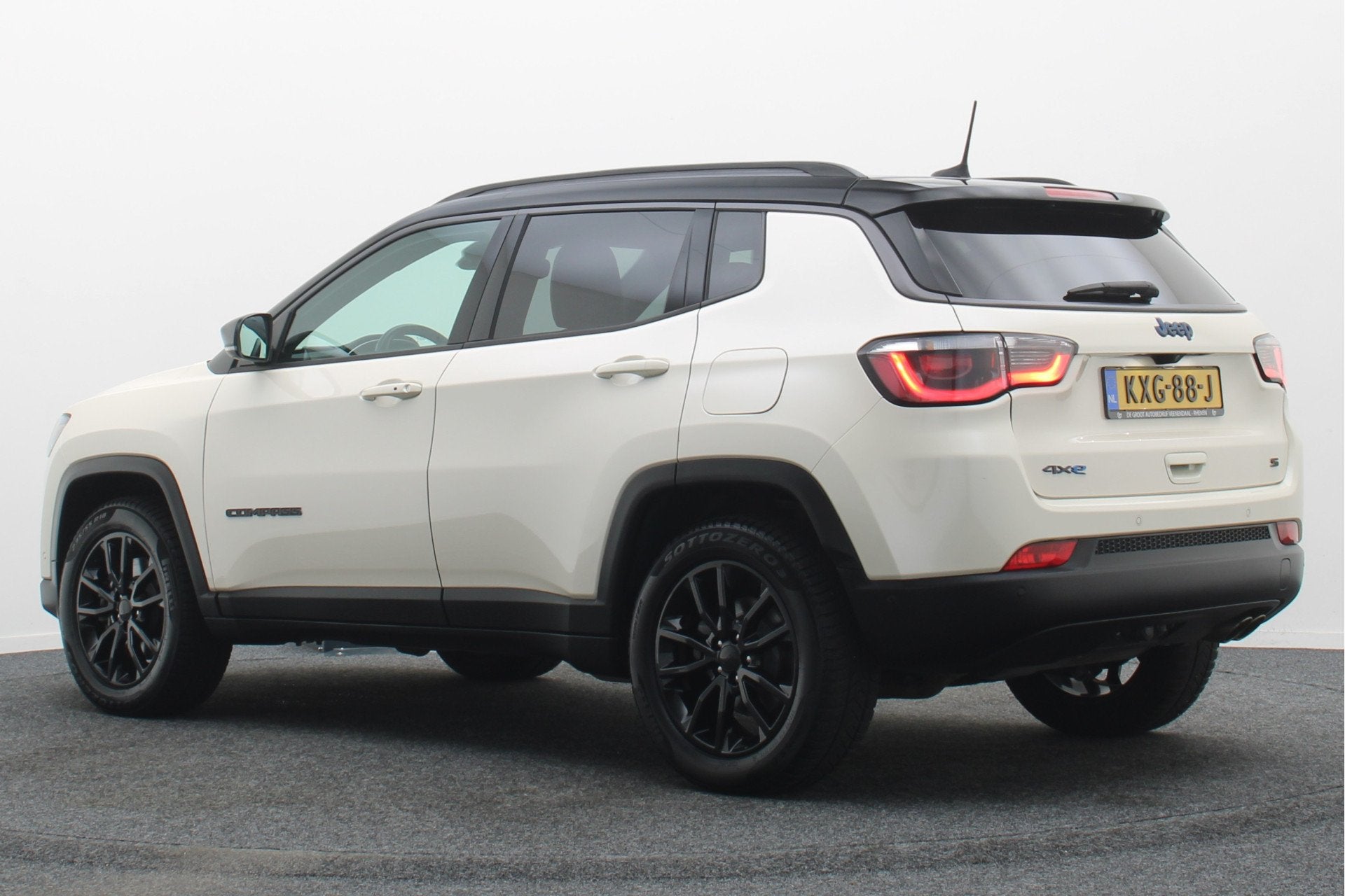 Jeep Compass 4xe 240 Plug-in Hybrid Electric S Panoramadak,, Auto's, Automaat, Dealer onderhouden, 4 cilinders, Verwarmde buitenspiegels