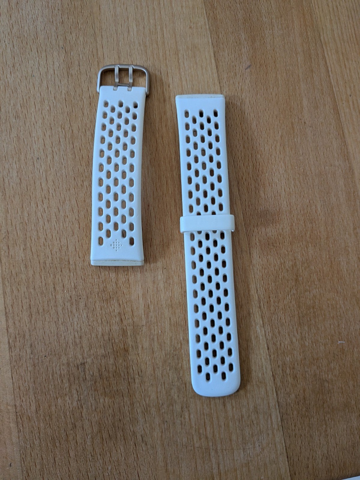 Witte Fitbit Versa 4, sense 2  horlogebandje - Zo goed als n, Wit, Ophalen of Verzenden, Zo goed als nieuw, Fitbit