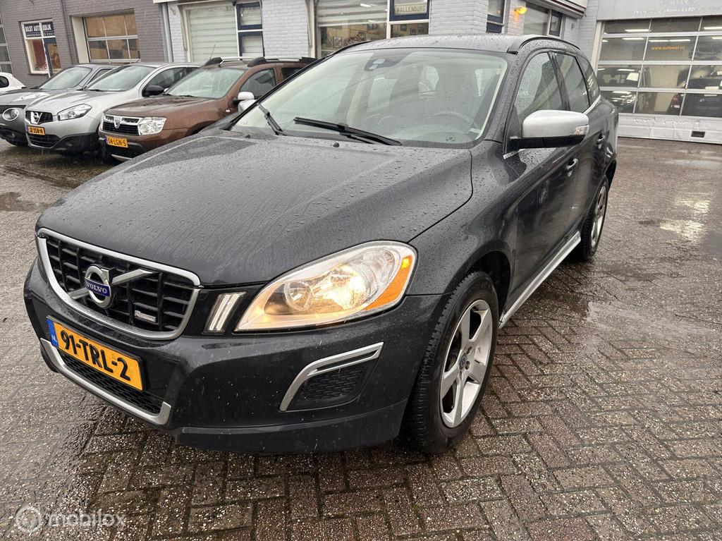 Volvo XC60 2.4 D5 AWD R-Design, Start-stop-systeem, 197 €/maand, SUV of Terreinwagen, Zilver of Grijs