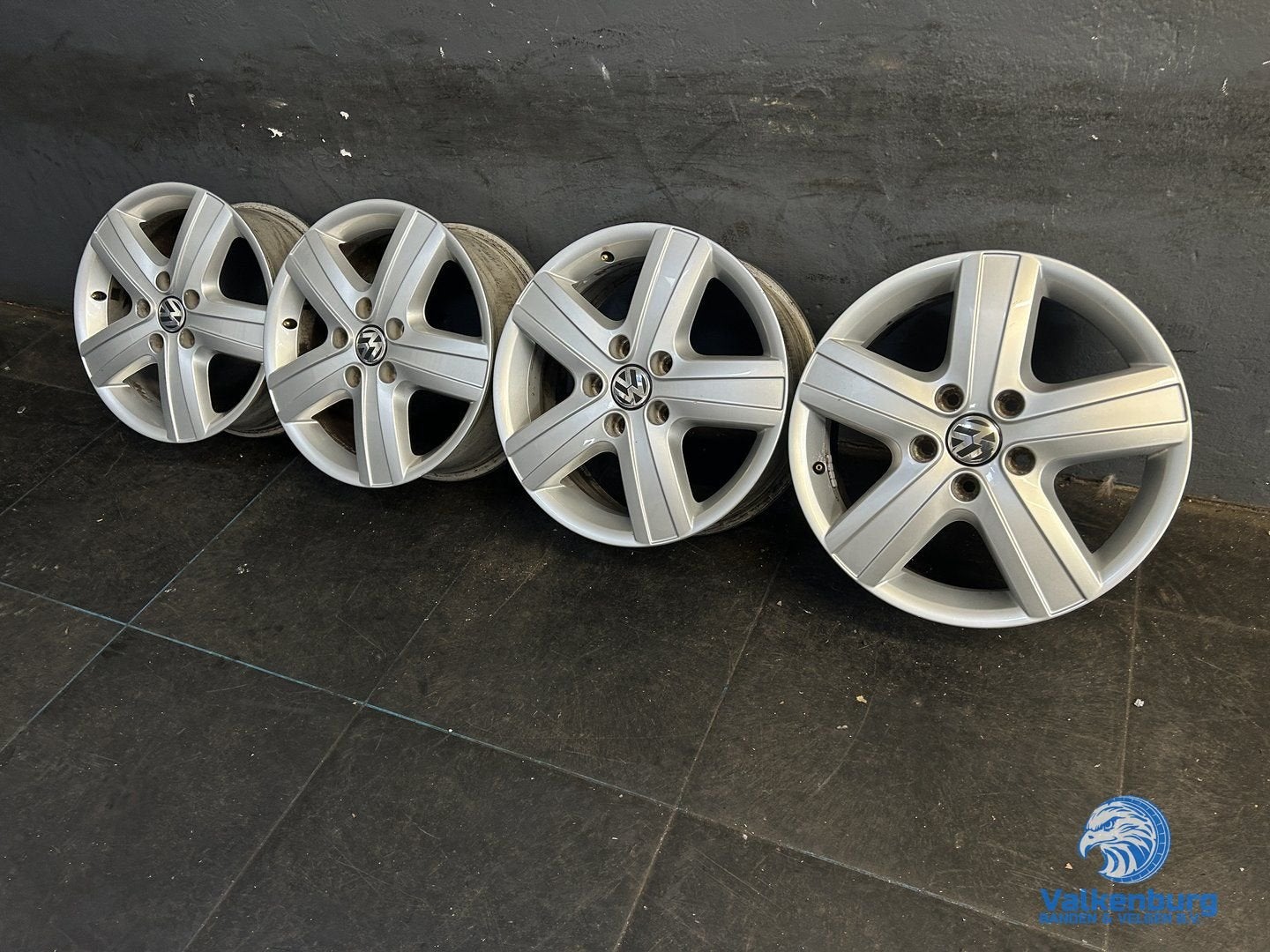 Originele Volkswagen Transporter Thunder 17 inch velgen 5x12