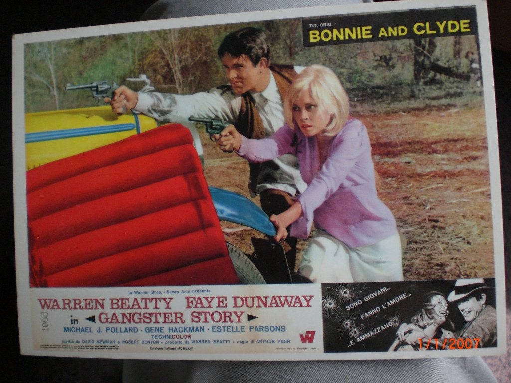 kaart Warren Beatty Faye Dunaway Bonnie and Clyde, Verzamelen, Ansichtkaarten | Themakaarten, Ophalen of Verzenden, 1980 tot heden