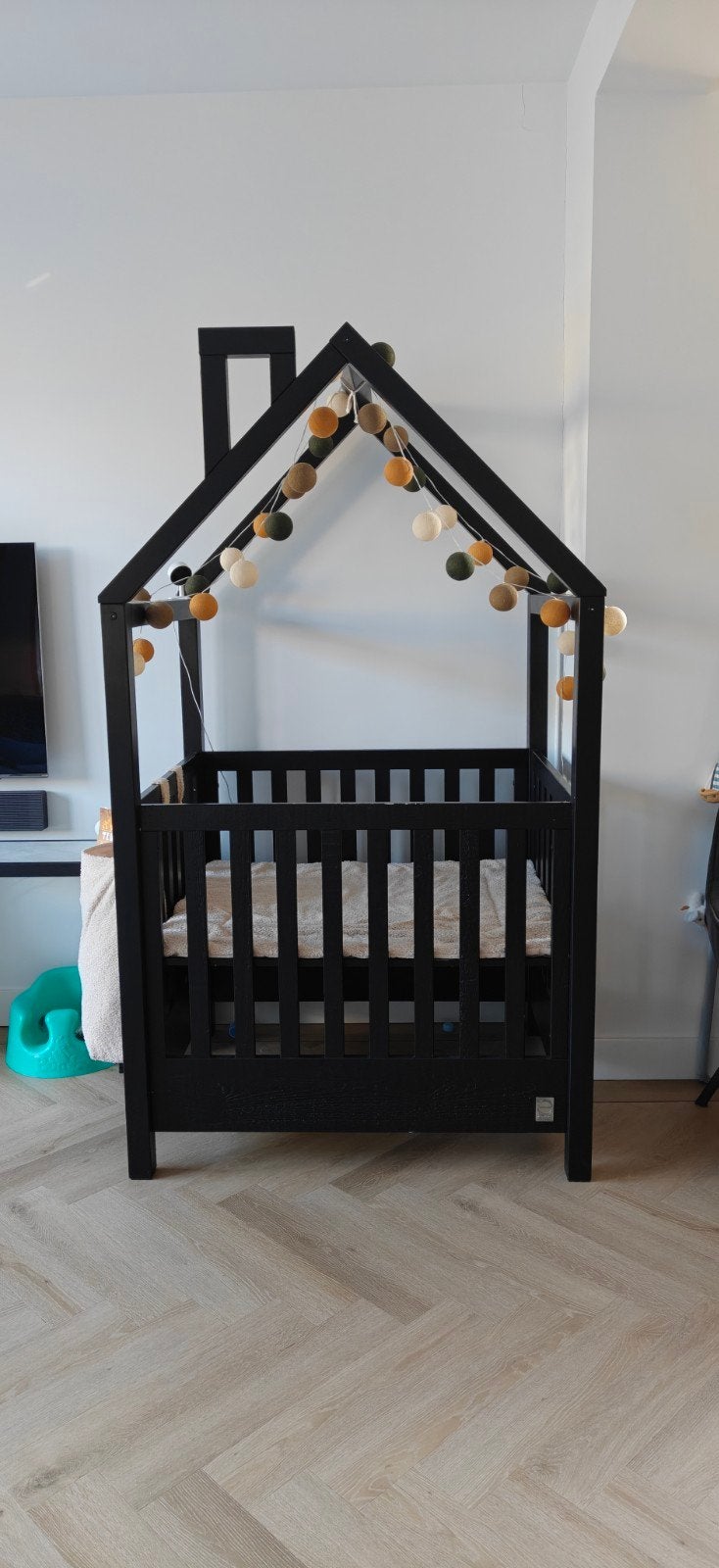 Zwarte box met opbergzak en boxkleed, Kinderen en Baby's, Boxen, Ophalen, Gebruikt, Vierkant, In hoogte verstelbaar