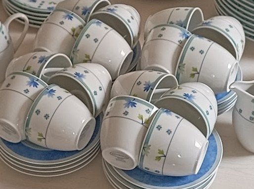 16 kop en schotel, incl 7 extra schotel, van Art-design, Huis en Inrichting, Overige merken, Ophalen of Verzenden, Zo goed als nieuw