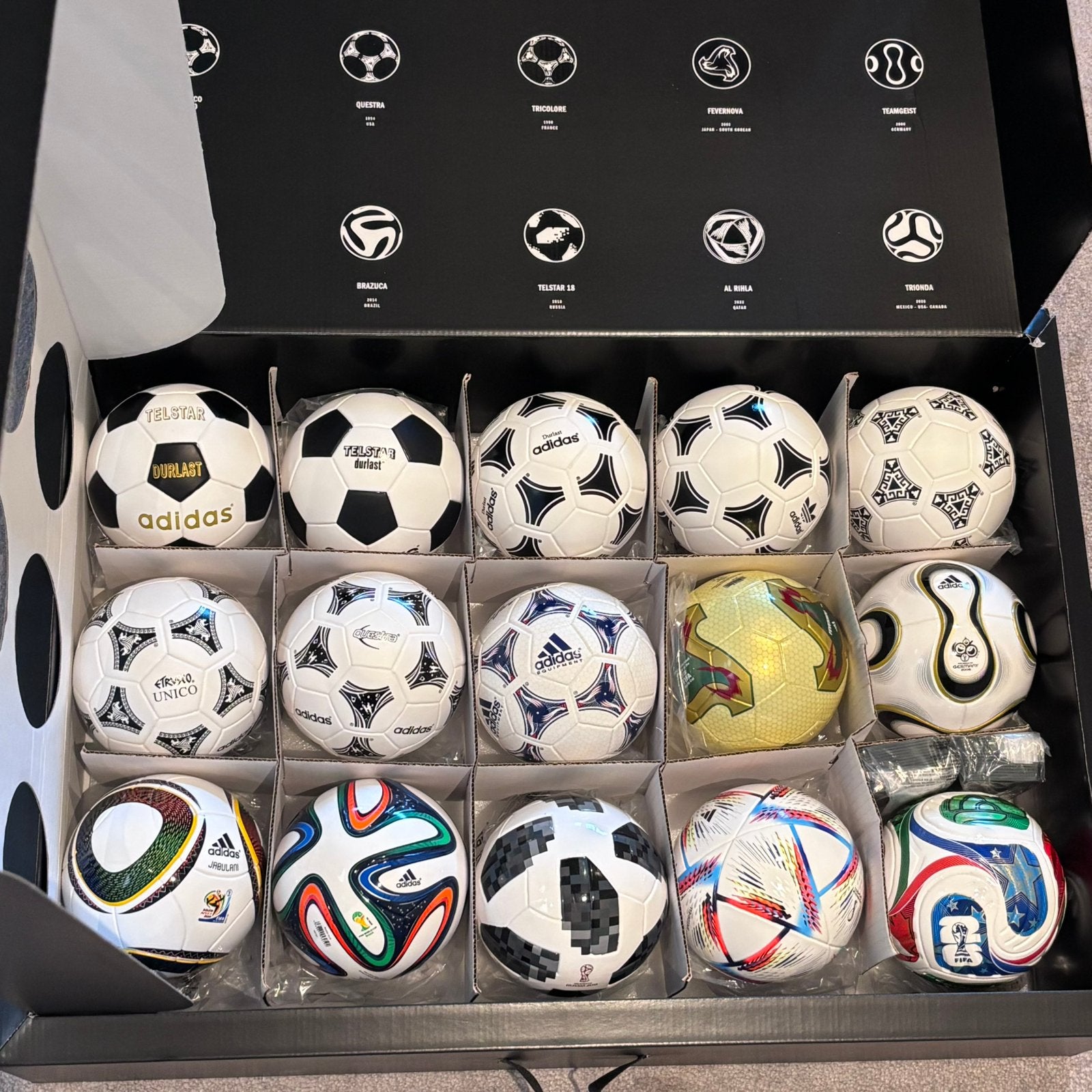 adidas FIFA World Cup Historical Mini Ball Set, Verzamelen, Ophalen, Nieuw, Overige sporten