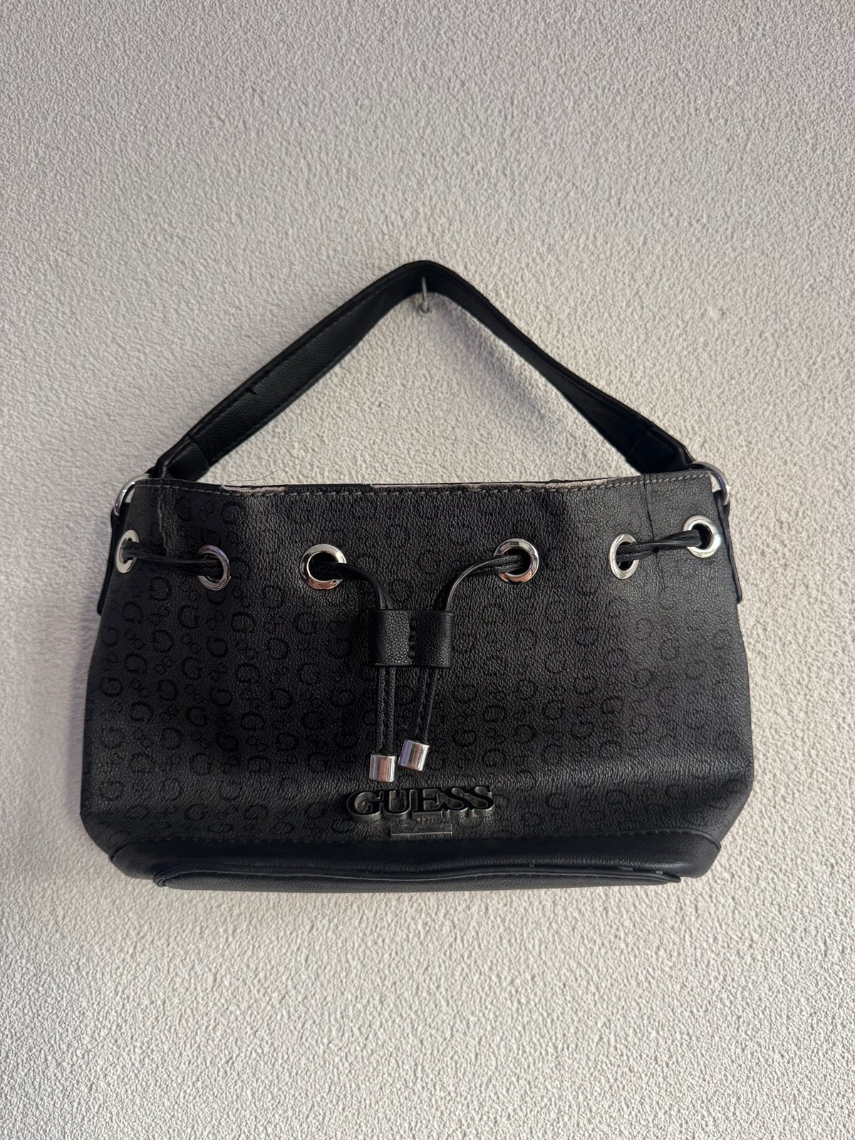 Guess Y2K zwart grijze schoudertas met monogram print, Guess, Gebruikt, Schoudertasje, Zwart