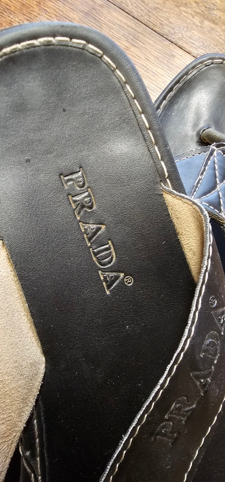 PRADA  SLIPPERS MAAT 42, Ophalen of Verzenden