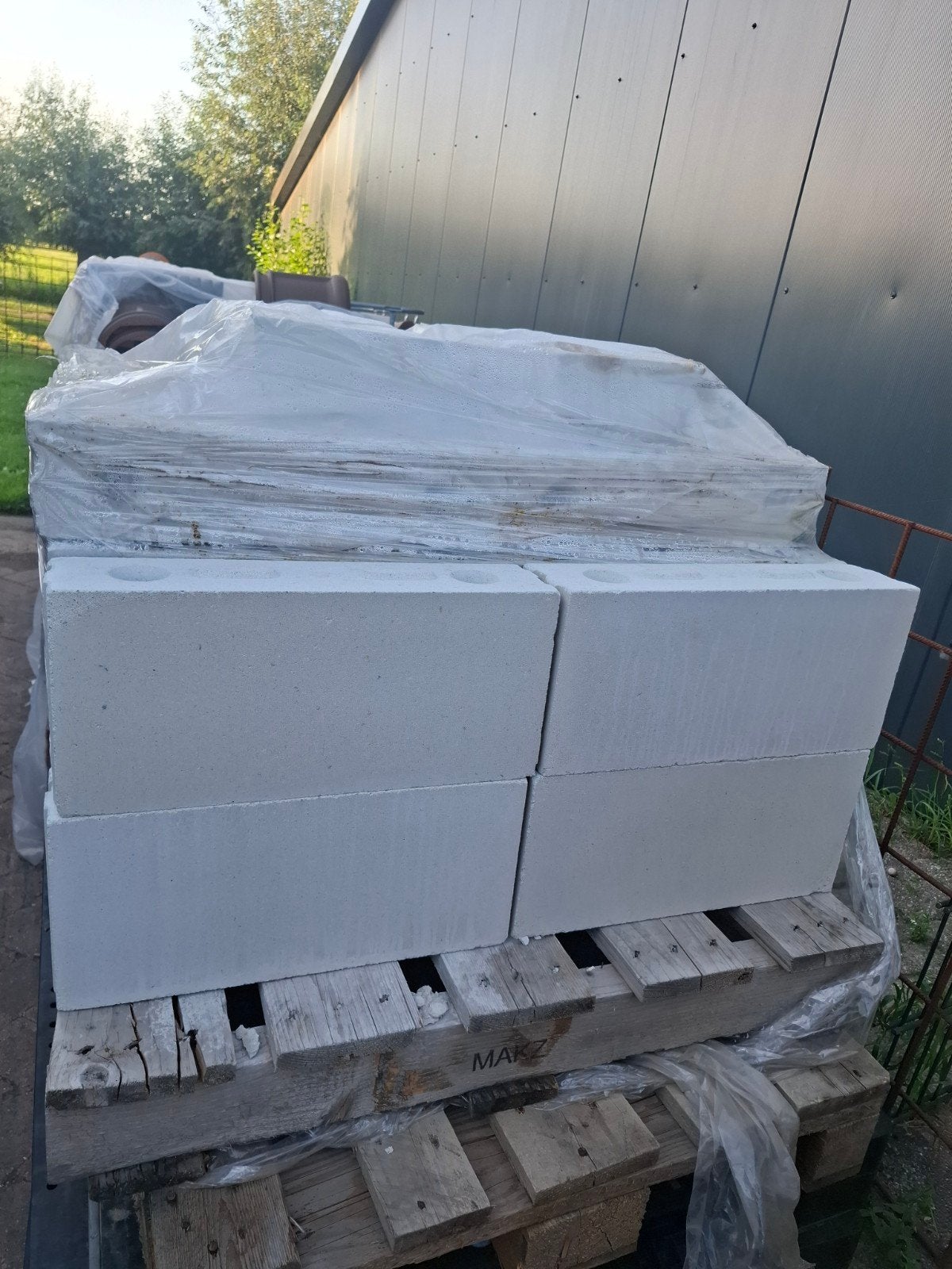Kalkzandsteenblokken +- 45 stuks maat 100/198/437, Doe-het-zelf en Verbouw, Metselstenen, Ophalen, Nieuw, Kalkzandstenen