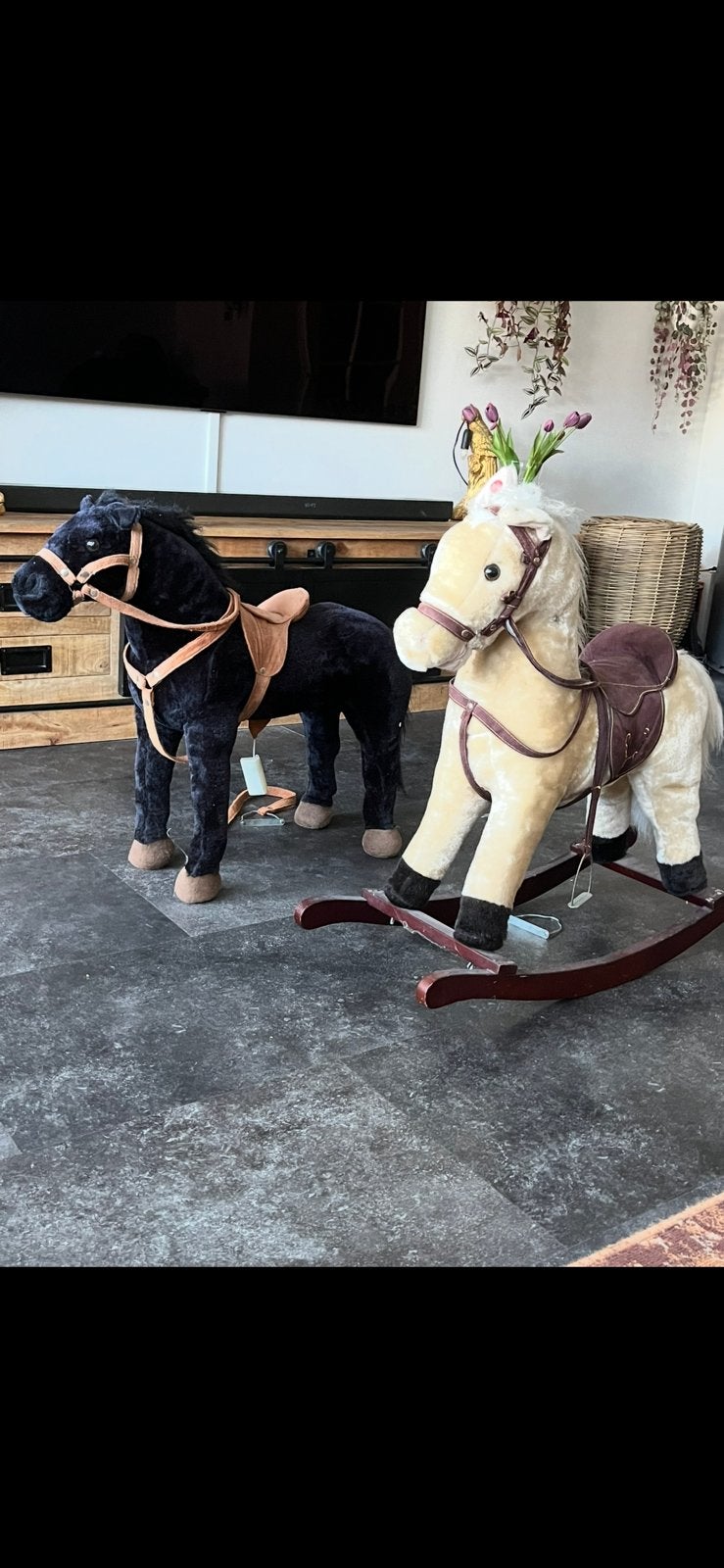 1 hobbelpaard en 1 zwart paard, Ophalen of Verzenden, Gebruikt