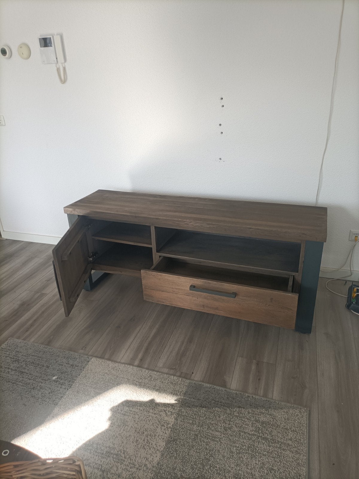 Foto 2 van Eiken TV-meubel - 150x40x60 cm