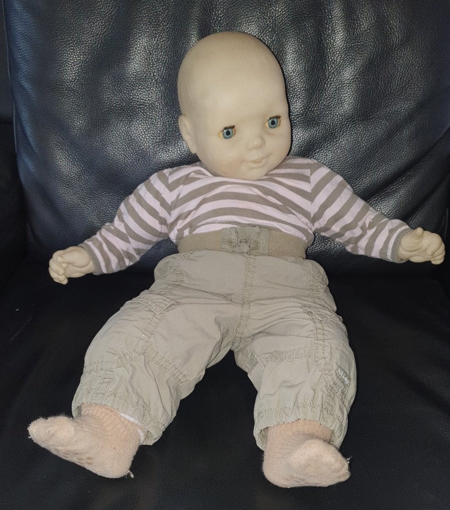 Babypop met siliconen hoofd/armen/benen ca. 60cm, Ophalen of Verzenden, Zo goed als nieuw, Babypop