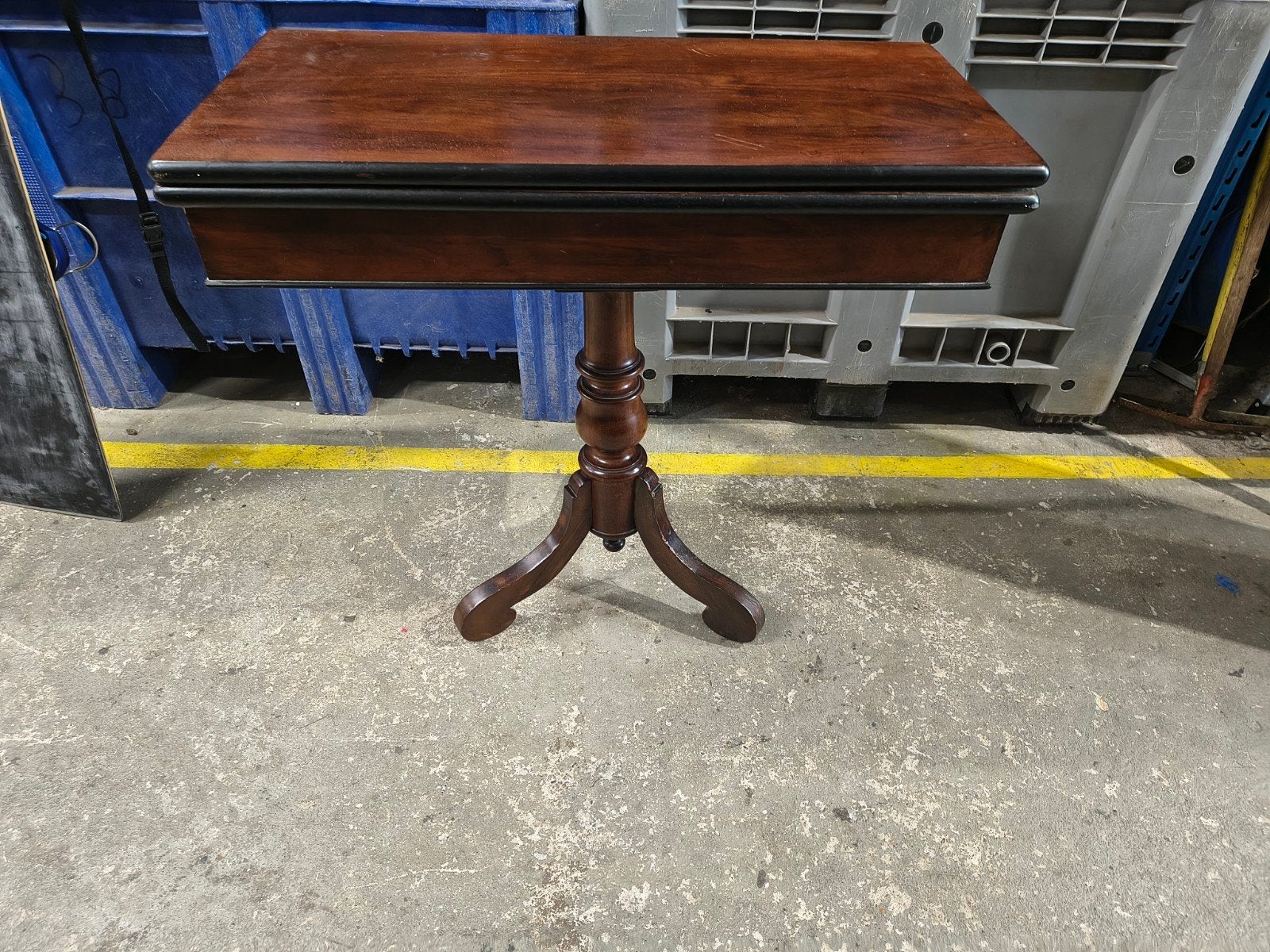 Sidetable/ speeltafel, Antiek en Kunst, Antiek | Meubels | Tafels, Ophalen