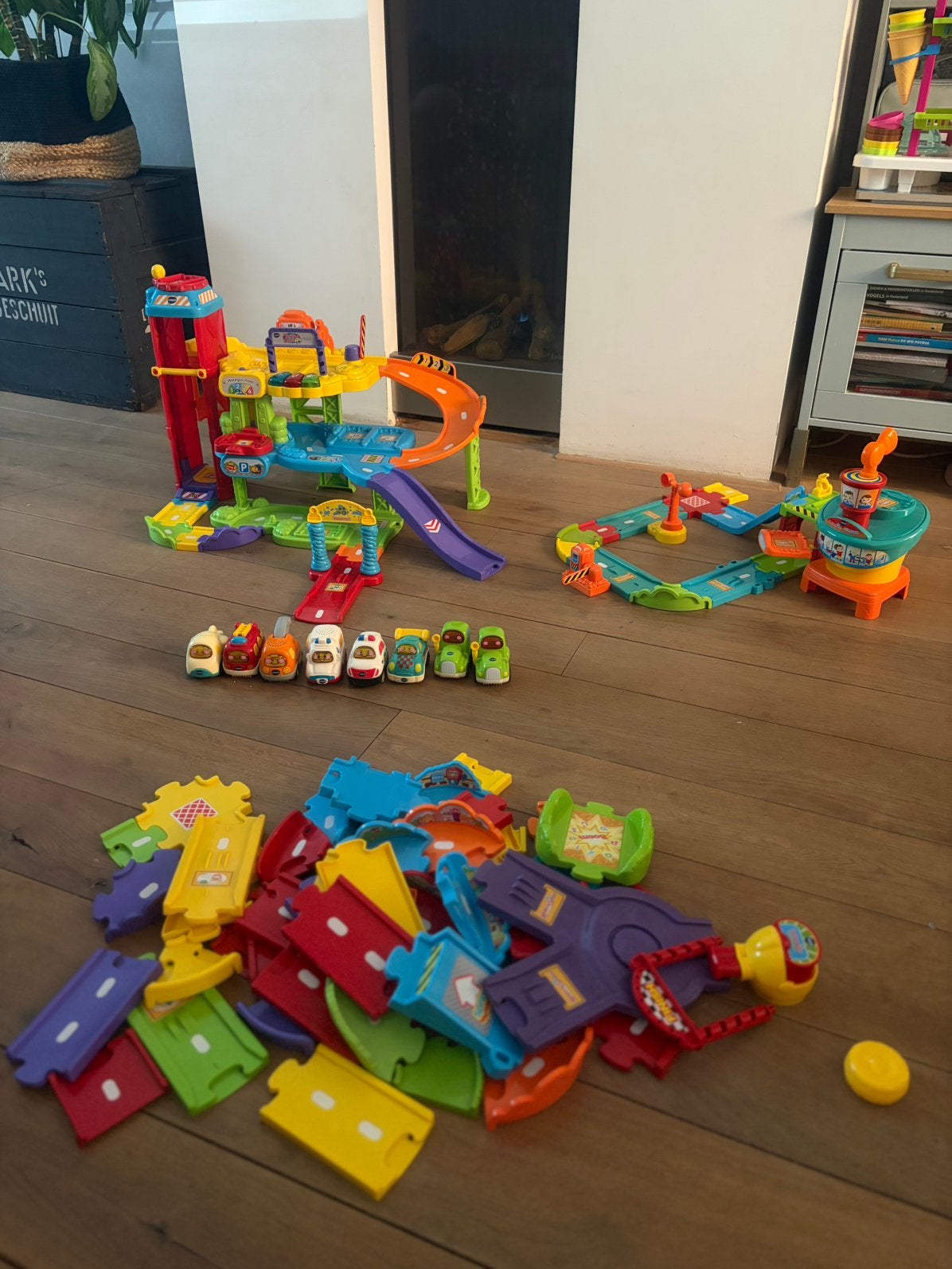 Vtech toet toet auto garage - vliegveld - veel wegonderdelen, Ophalen, Gebruikt, 6 maanden tot 2 jaar