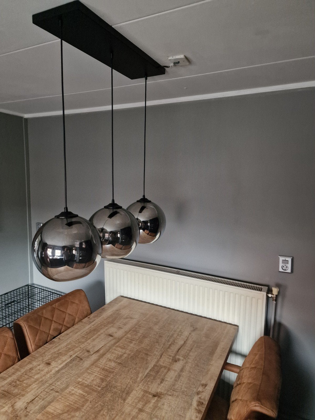 Hanglamp 3-lichts met smoke glazen bollen, Ophalen, Modern, Industrieel, E27 (groot), Zo goed als nieuw