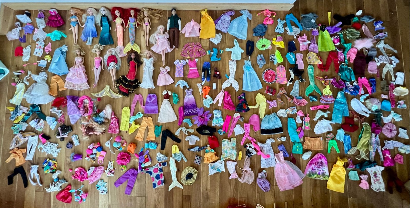 Originele Barbie en Disney poppen met superveel kleding, Ophalen of Verzenden, Gebruikt, Jongen of Meisje