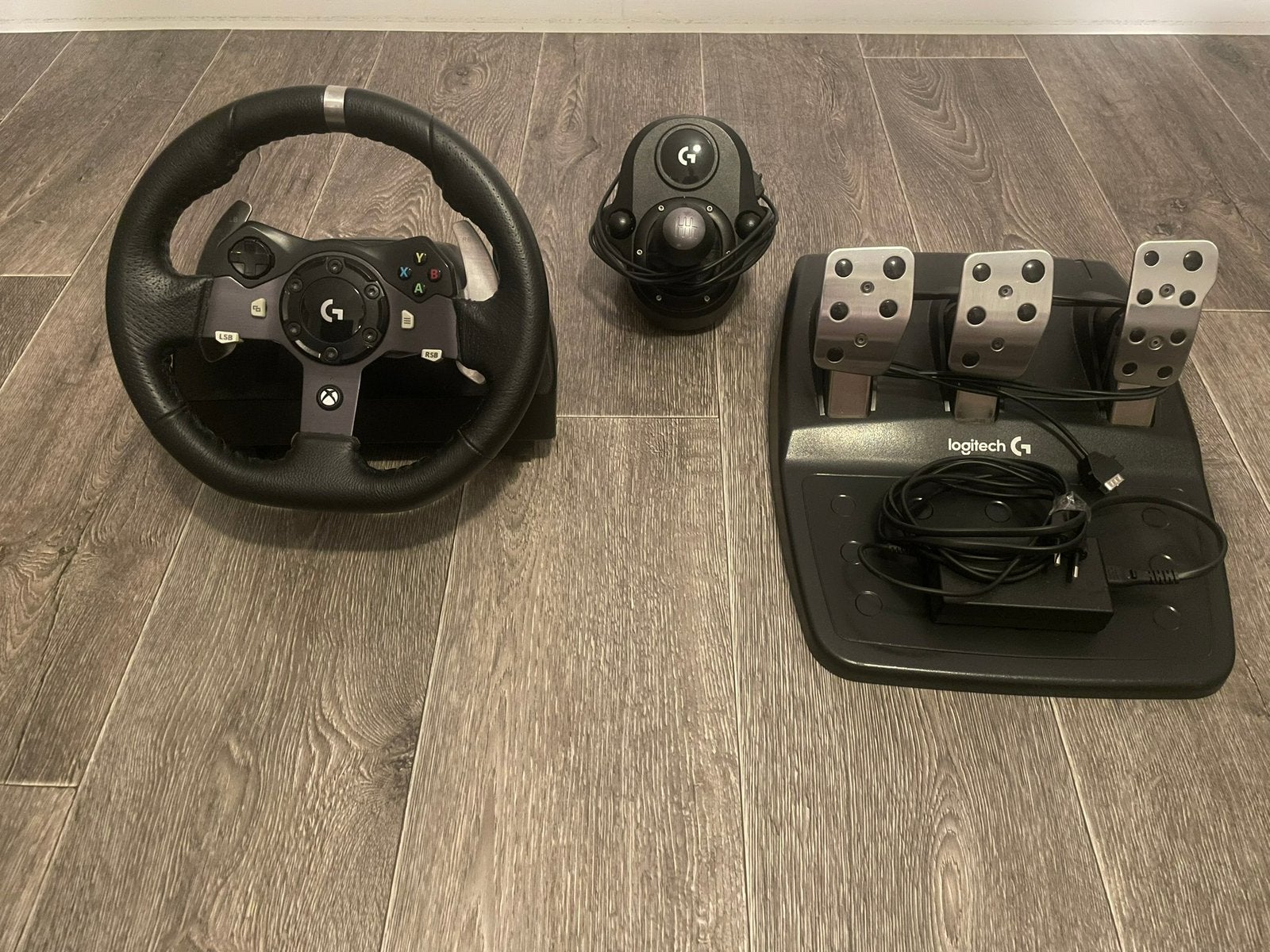 Logitech g920, Spelcomputers en Games, Ophalen of Verzenden, Zo goed als nieuw, Stuurtje of Sportattribuut, Xbox Original