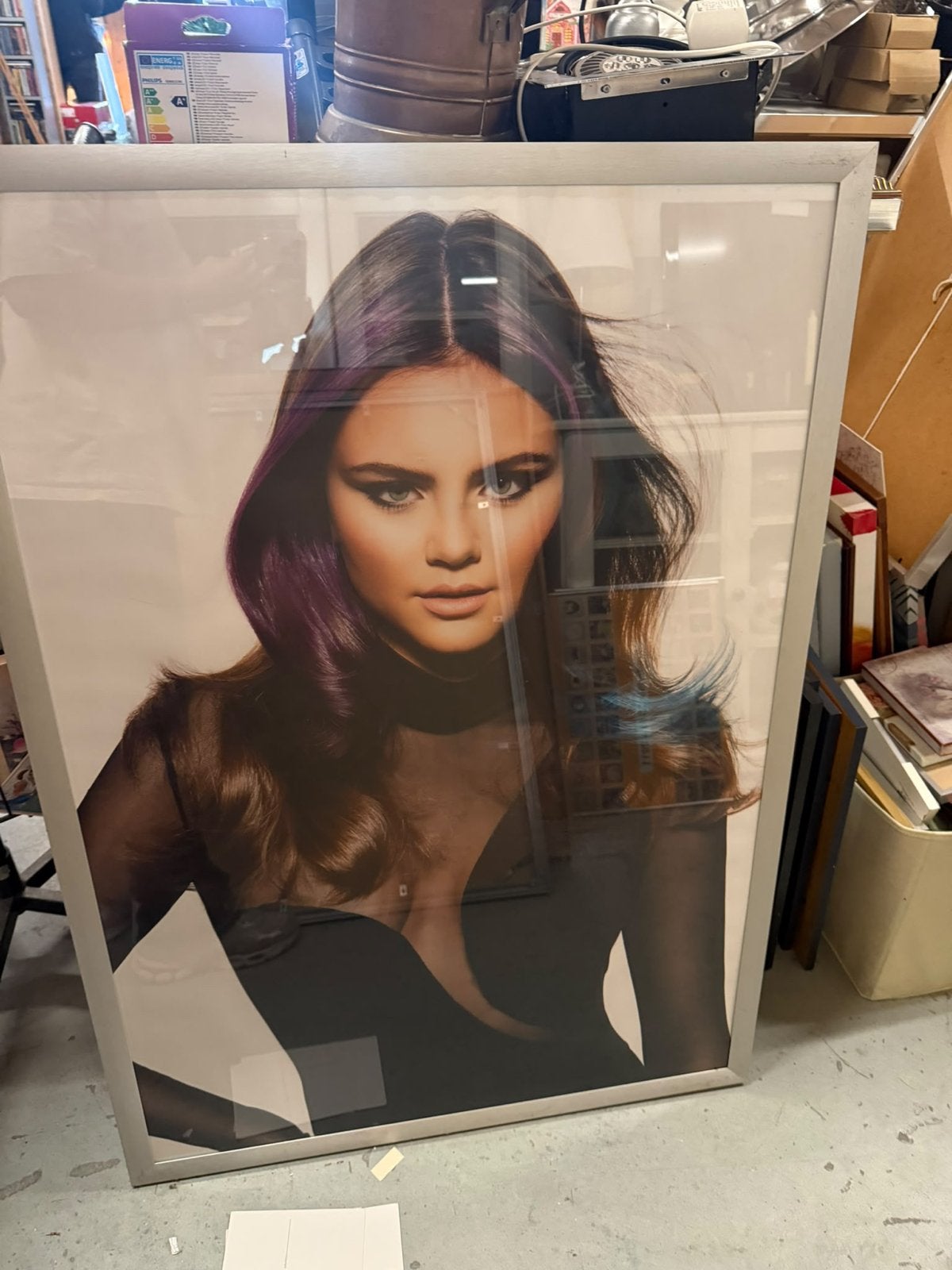 2 Grote ingelijste posters van modellen, Verzamelen, Ophalen, Met lijst, Deurposter of groter, Overige onderwerpen