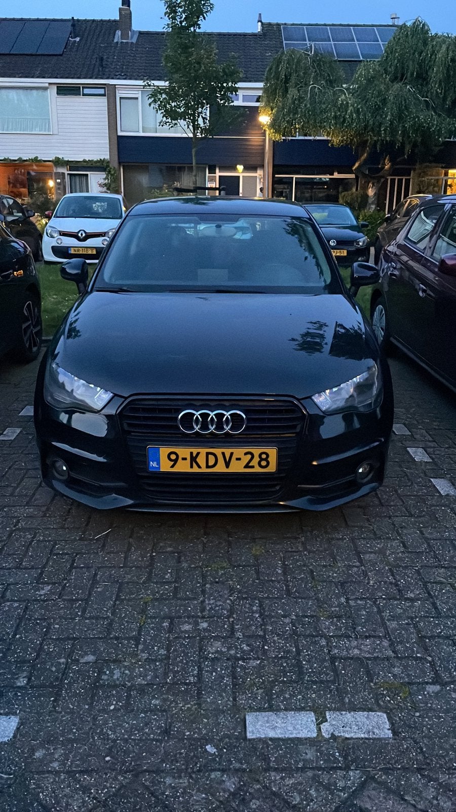 Audi A1 1.2 Tfsi 63KW 2013 Zwart goed onderhouden, Voorwielaandrijving, 4 cilinders, 4 stoelen, Zwart