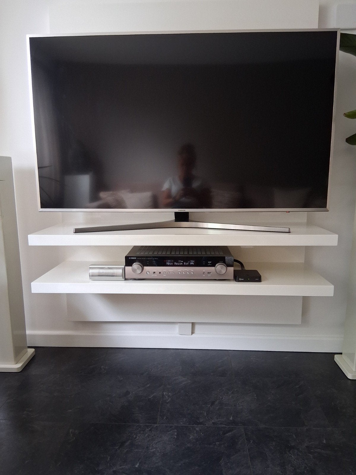 Hoogglans Wit Zwevend TV-Meubel, Ophalen, Zo goed als nieuw, 25 tot 50 cm, 100 tot 150 cm