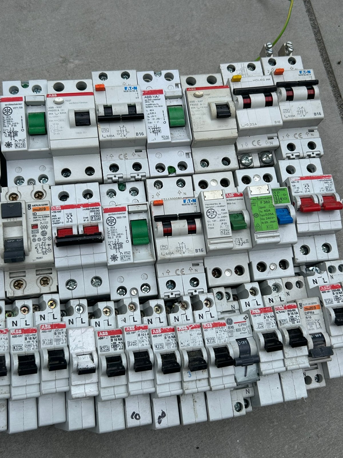Partij ABB en Eaton automaten en aardlekschakelaars, Doe-het-zelf en Verbouw, Ophalen of Verzenden, Gebruikt, ABB, Installatieautomaat