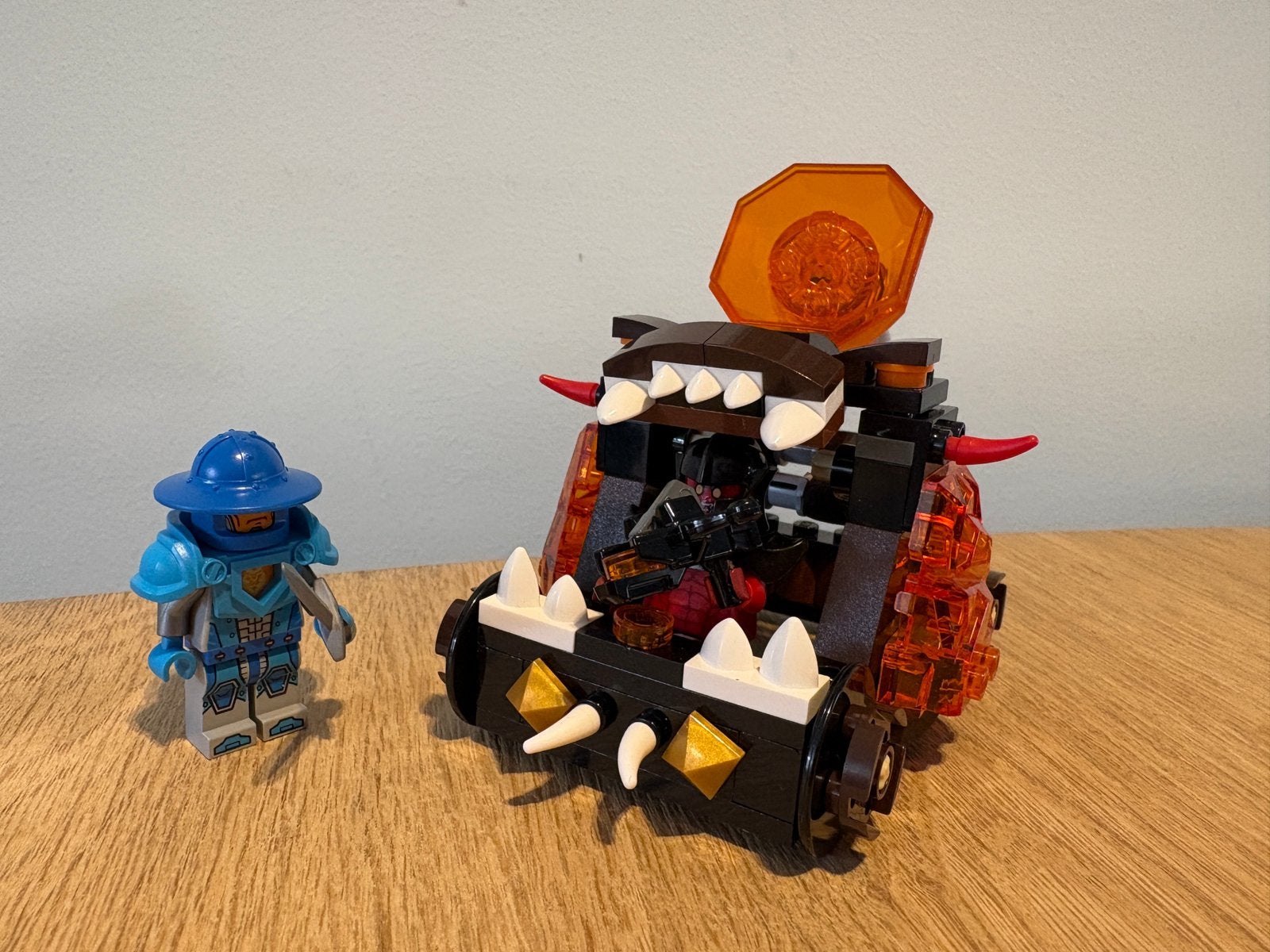 Lego 70311 nexo knights chaos catapult met instructie, Kinderen en Baby's, Speelgoed | Duplo en Lego, Compleet, Gebruikt, Overige thema's