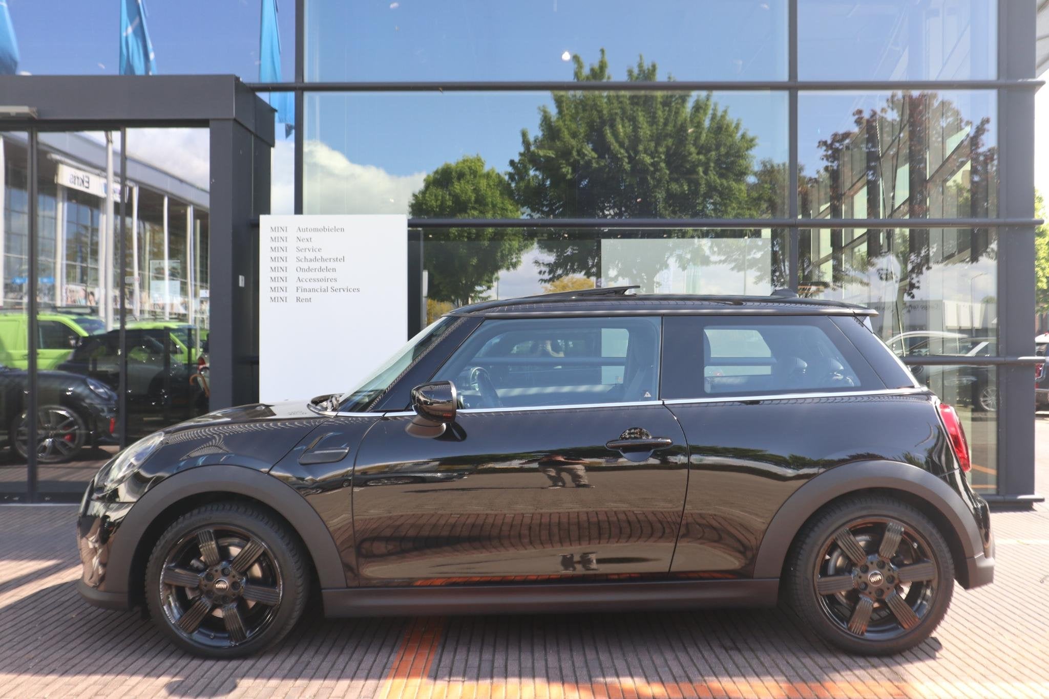 MINI 3-deurs Cooper | Classic | Panoramadak, 136 pk, Met garantie (alle), 4 stoelen, Origineel Nederlands