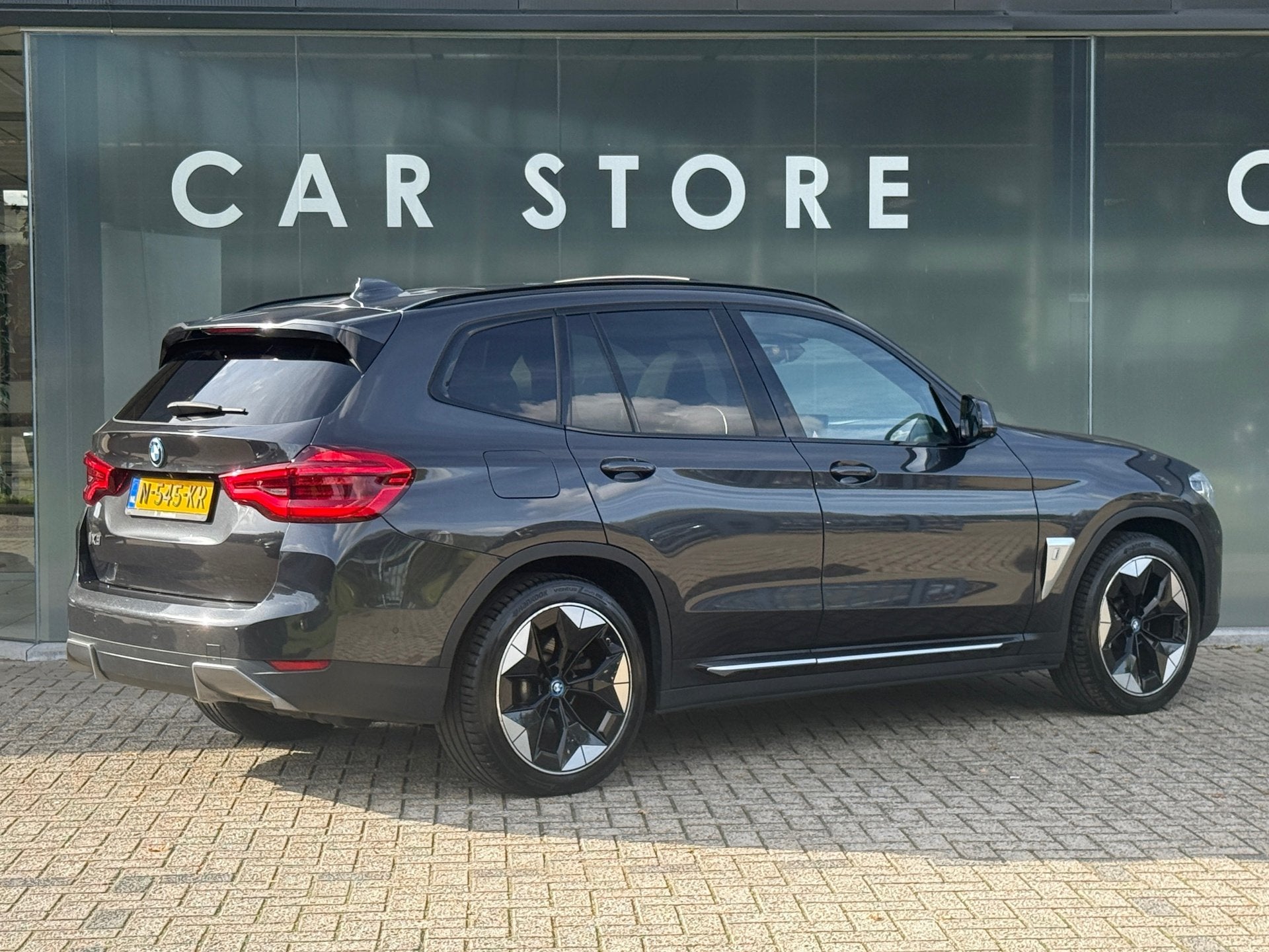 BMW IX3 High Executive 80 kWh SHADOW 97% SOH PANO|LEDER|TREK, Dealer onderhouden, Achterwielaandrijving, Gebruikt, 133 min