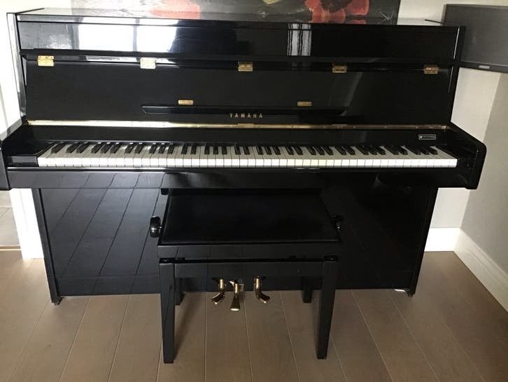 YAMAHA Piano in zeer goede staat, Muziek en Instrumenten, Piano's, Ophalen, Zo goed als nieuw, Zwart, Piano