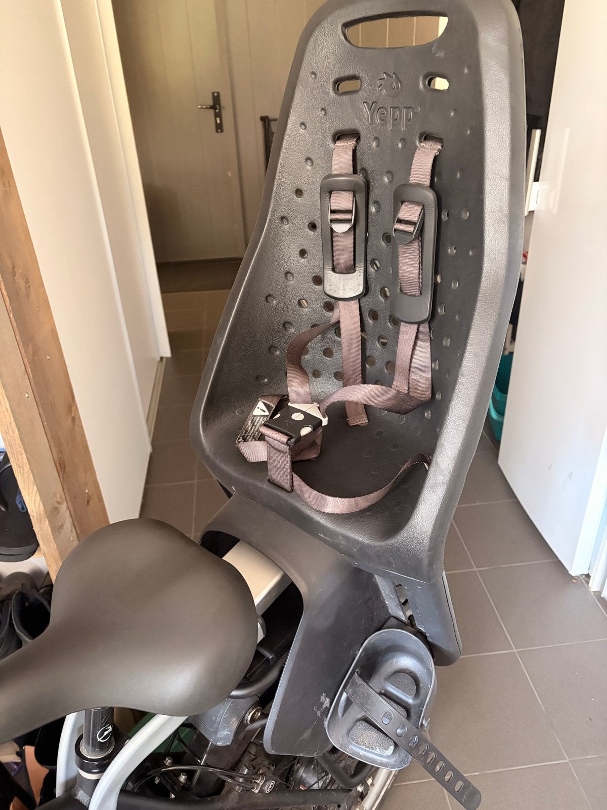 Yepp Achterzitje voor Kinderen, inclusief 2 beugels, Fietsen en Brommers, Ophalen, Achterzitje, 9 t/m 36 kg, Gebruikt