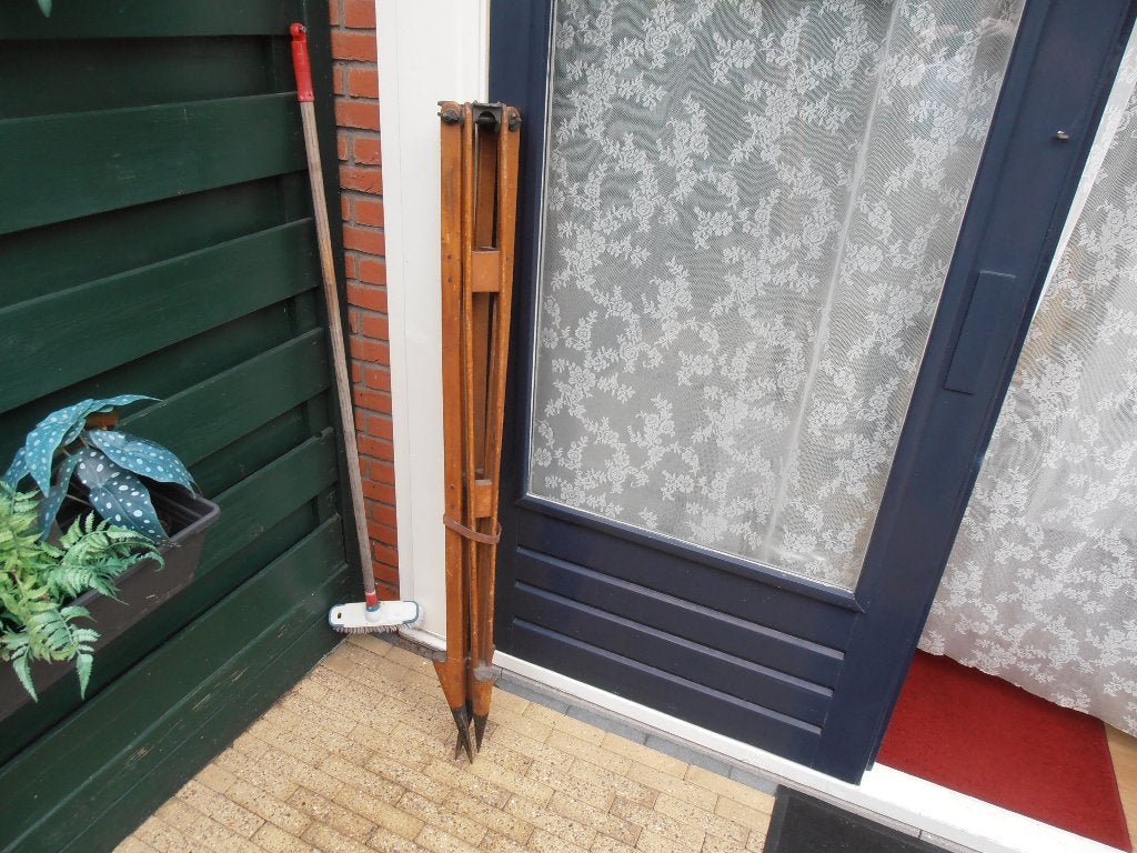 Origineel zeldzame vintage landmeterstatief, Ophalen, Gebruikt, Hout, 100 tot 150 cm
