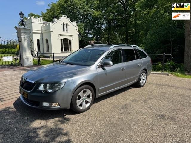 Skoda Superb Combi 1.8 TSI Ambition Business(7sp) Aut. Xenon, Auto's, Skoda, Euro 5, Gebruikt, Zwart, 4 cilinders