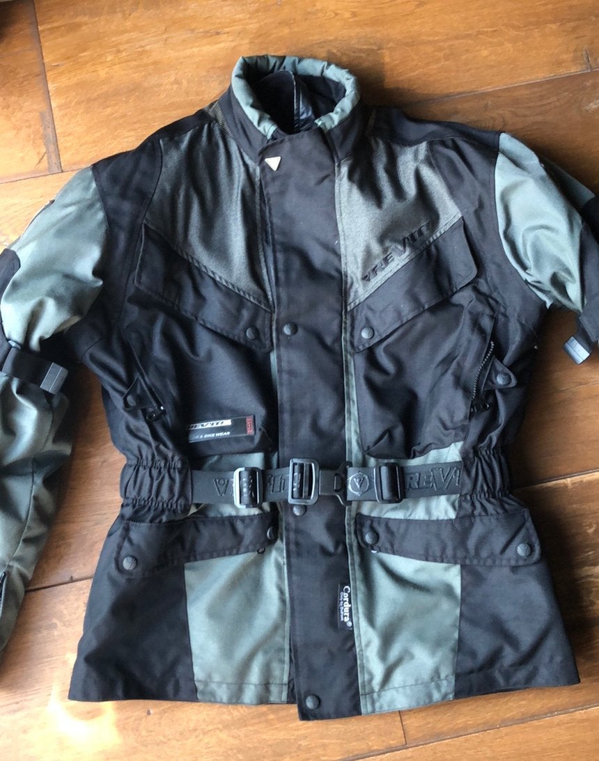 Nette motorjas en broek grijs/zwart REVIT / Evolution, Motoren, Ophalen, Tweedehands, Combipak