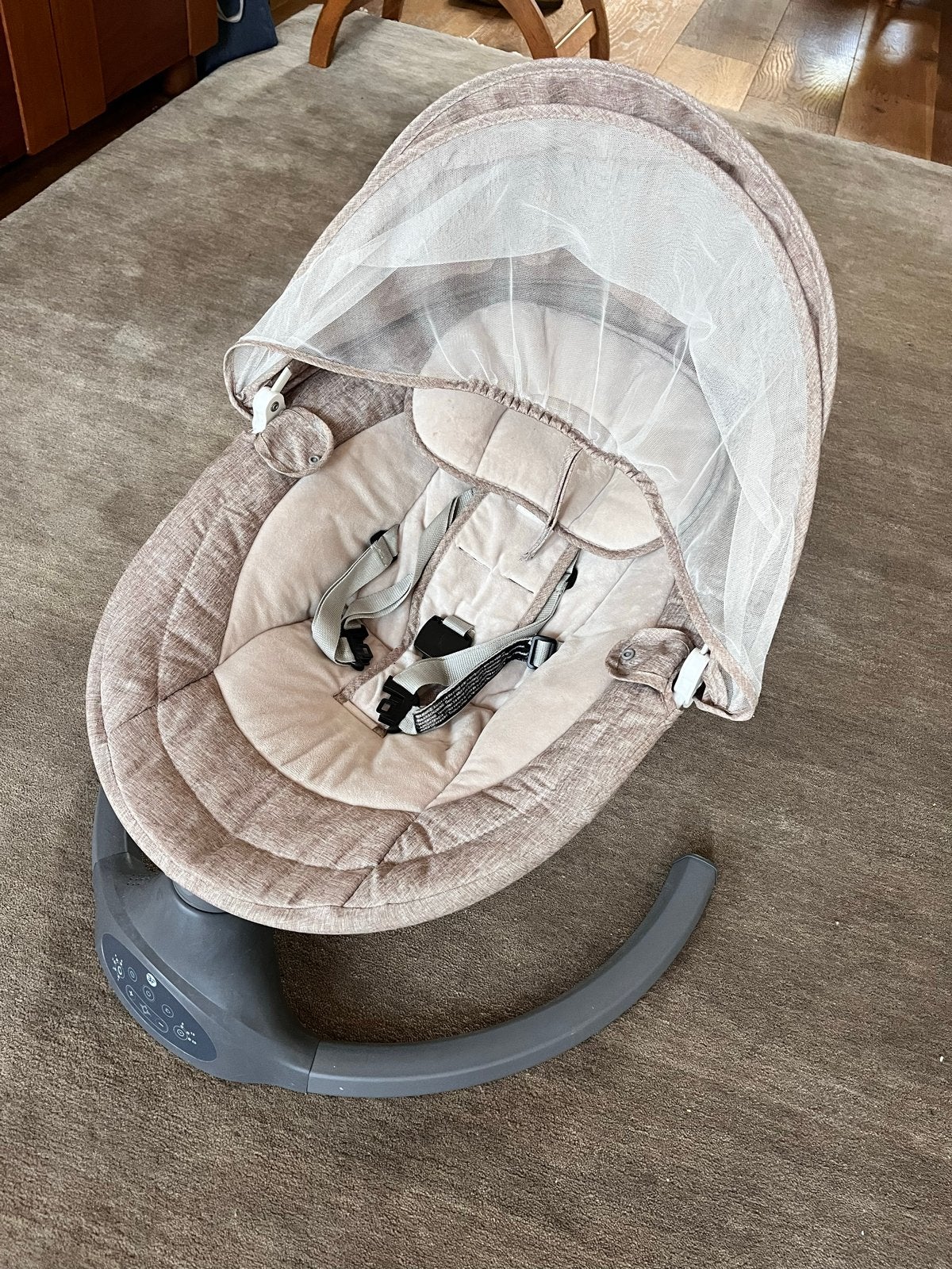 Bebies First Elektrische Wipstoel/Schommelstoel - Beige, Kinderen en Baby's, Ophalen, Zo goed als nieuw, Schommelstoel, Overige merken