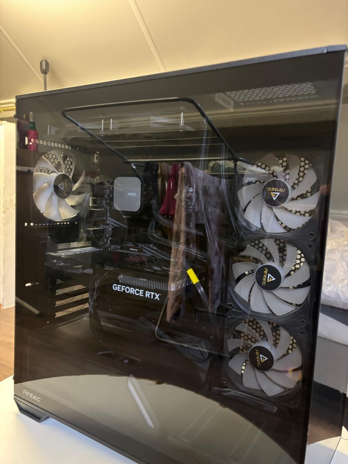 Krachtige Gaming PC met GeForce RTX en Antec Behuizing, Ophalen, 1 terabyte, AMD Ryzen 5, Zo goed als nieuw