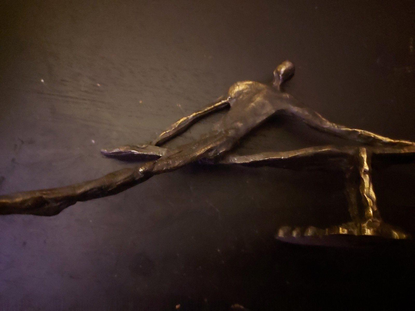 Bronzen beeldje van een danser of acrobaat, Overige onderwerpen, Minder dan 20 cm, Ophalen of Verzenden, Beeld