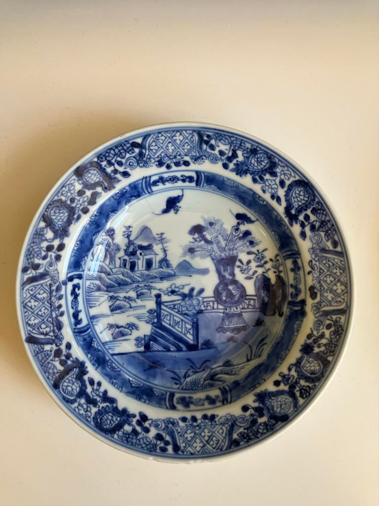 18e-eeuws Chinees blauw-wit porseleinen bord, Ophalen of Verzenden