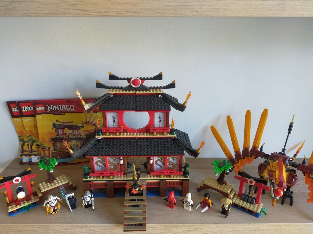 Lego Ninjago Fire Temple - Set 2507, Compleet, Lego, Ophalen of Verzenden, Zo goed als nieuw